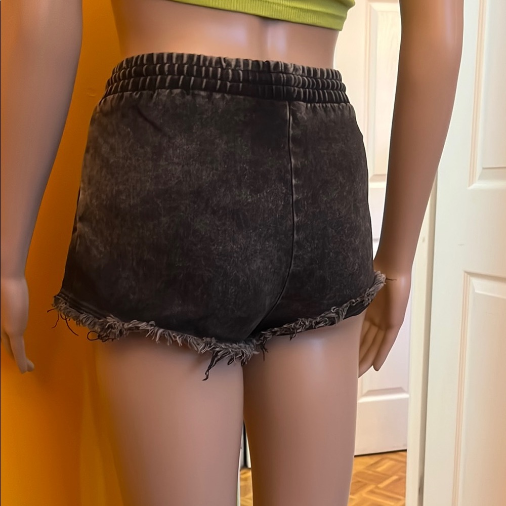Superdry Distressed Shorts in acid wash black - size 26 - Picture 5 of 6